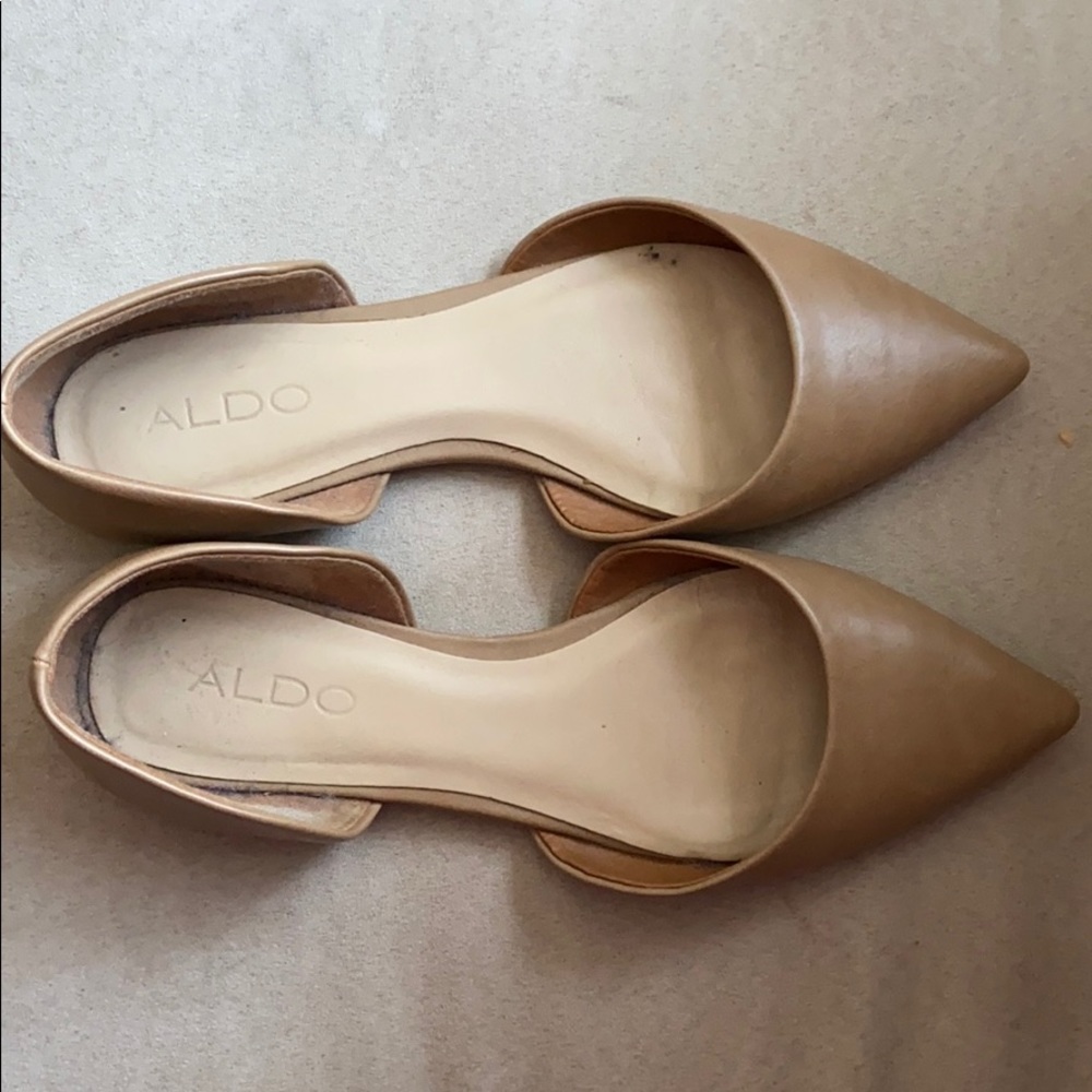 Aldo beige flats